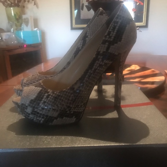 Shoes - Picture 3 of 5